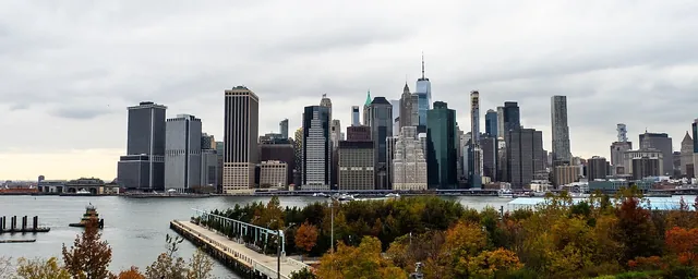 Lower Manhattan skyline across the East River from Brooklyn Heights Promenade, 2025.